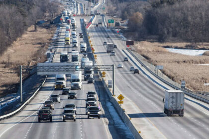 some-ontario-truck-drivers-on-road-without-proper-training-and-testing,-ag-flags