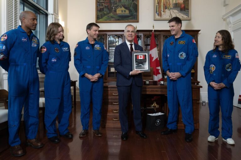 hansen,-artemis-ii-crew-talk-about-future-space-missions-in-ottawa