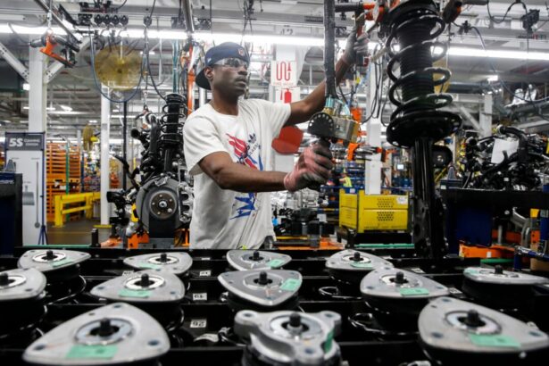 us-factory-output-grows-at-fastest-pace-in-a-year