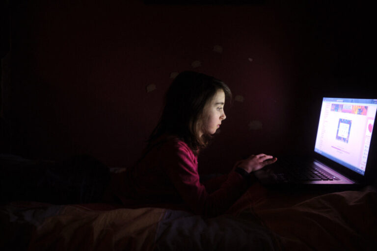 as-canada-eyes-youth-social-media-bans,-australia-offers-early-lessons
