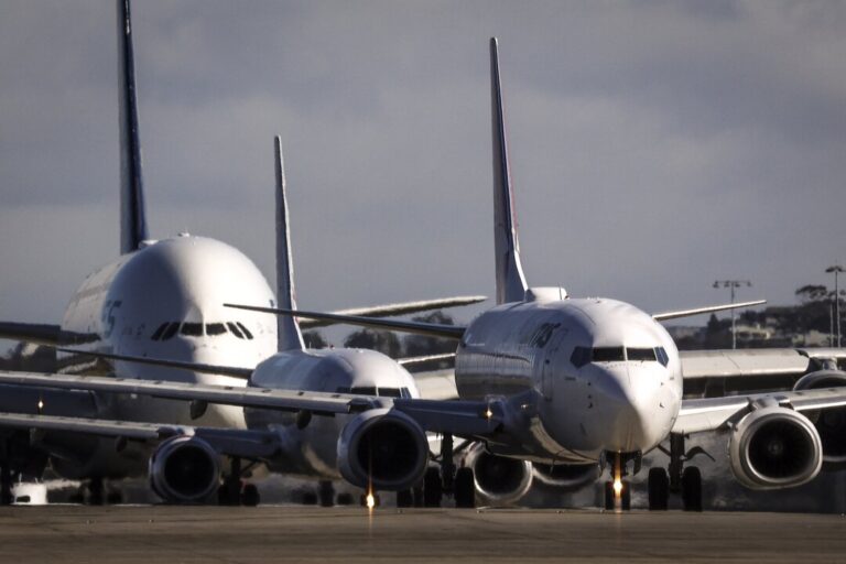proposed-new-low-cost-aussie-airline-could-face-squeeze-from-giants:-analyst