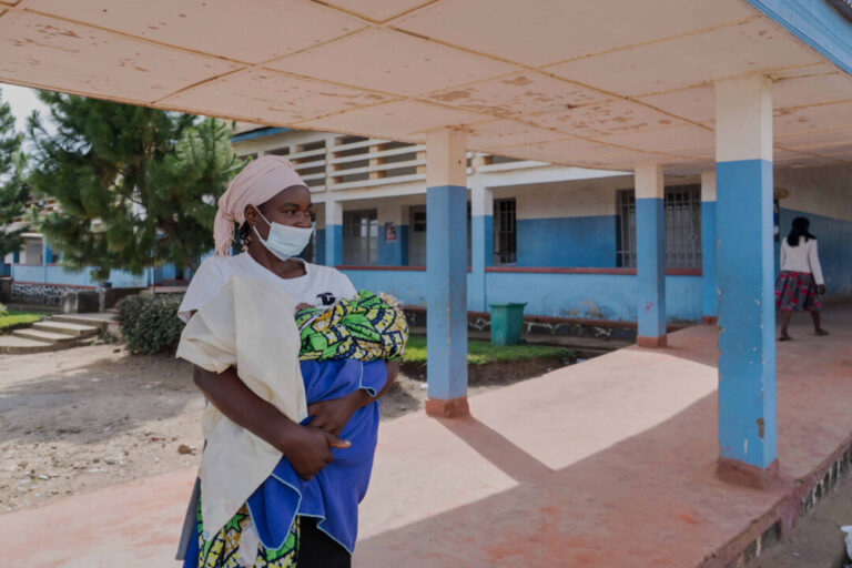 american-with-ebola-identified-as-doctor
