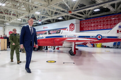 snowbirds-get-1-last-season-in-historic-jets-before-being-grounded 