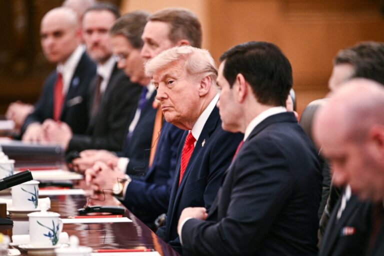 trump–xi-summit-ends-in-a-truce,-not-a-breakthrough:-analysts