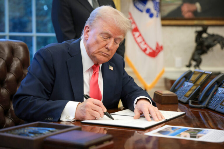 trump-orders-federal-reserve-to-review-fintech-companies’-access-to-payment-accounts
