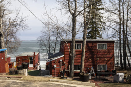 cottages-emerging-as-entry-point-to-homeownership-for-young-canadians,-survey-finds