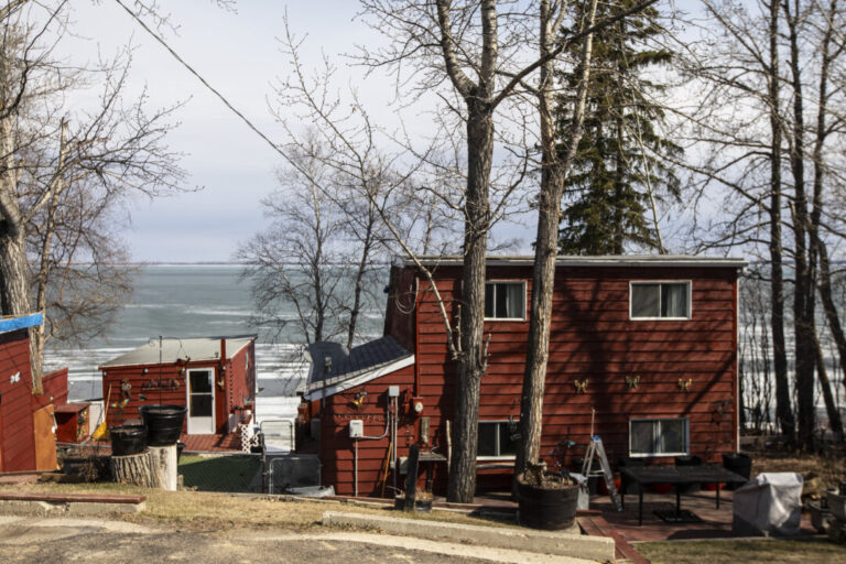 cottages-emerging-as-entry-point-to-homeownership-for-young-canadians,-survey-finds