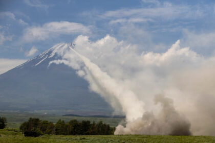 us-marines-fire-himars-near-mount-fuji-as-pacific-allies-expand-mobile-missile-capabilities