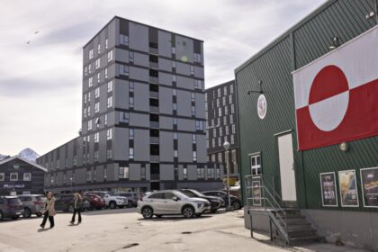 us-opens-expanded-diplomatic-hub-in-greenland