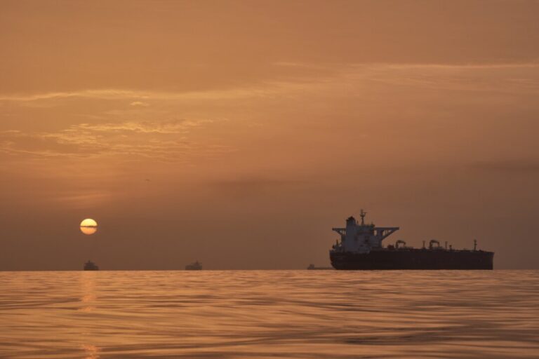 oil-prices-fall-4.7-percent-on-hopes-of-us–iran-deal