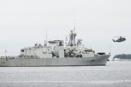 canadian-navy-ship-sails-through-taiwan-strait-after-beijing-issues-warning
