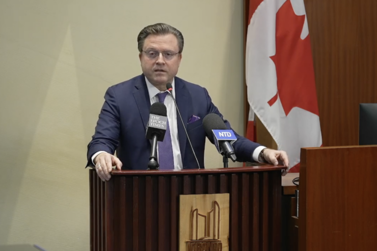 journalist-jan-jekielek-warns-toronto-audience-about-china’s-killed-to-order-organ-harvesting-system