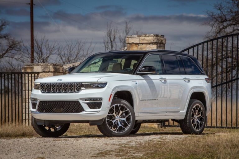 419,000-grand-cherokees-recalled-over-side-air-bag-deployment-delay