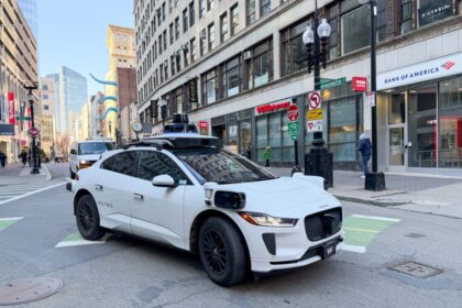waymo-launches-new-large-autonomous-robotaxi,-the-ojai