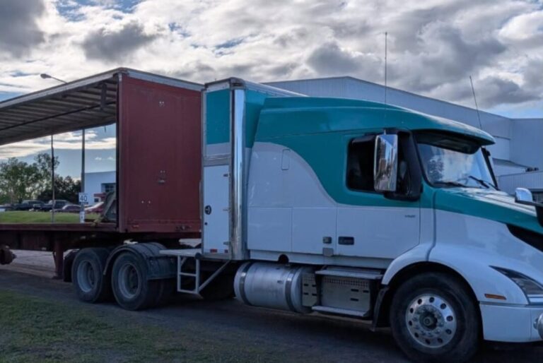 ottawa-police-charge-driver,-company-after-stopping-trailer-missing-10-wheels