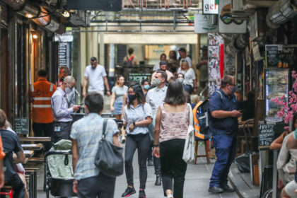australia-raises-minimum-wage-to-over-$1,000-per-week
