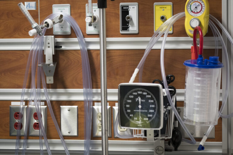 overwhelming-majority-of-canadians-calling-for-health-care-reform:-poll