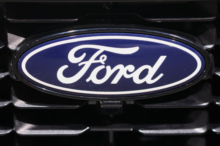 ford-recalls-nearly-420,000-vehicles-over-inadvertent-seatbelt-lock-issue