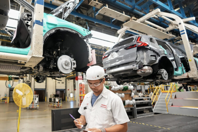 federal-polling-finds-canadians-remain-uncertain-about-evs’-reliability,-affordability