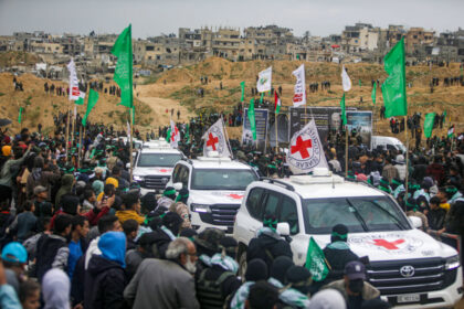 hamas-links-hostage-aid-access-to-cease-fire,-humanitarian-corridor-in-gaza