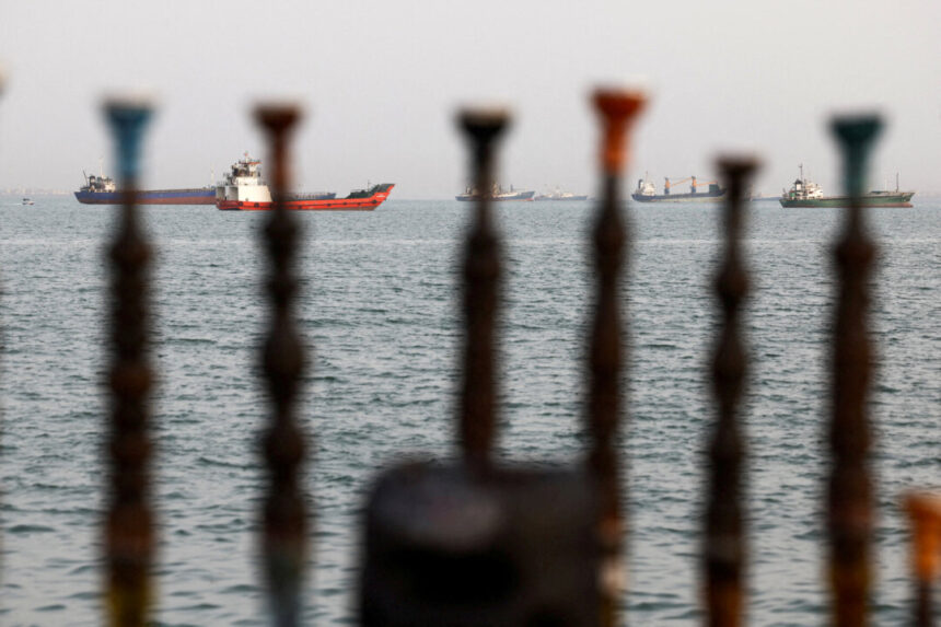us-downs-4-iranian-drones,-strikes-radar-sites-near-strait-of-hormuz