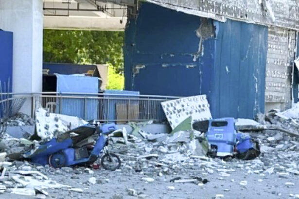 7.8-magnitude-quake-in-the-philippines-kills-at-least-32,-fells-buildings-and-sets-off-a-tsunami