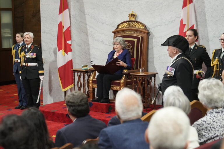 arbour-sworn-in-as-governor-general,-urges-canadians-to-build-country-‘through-our-differences’