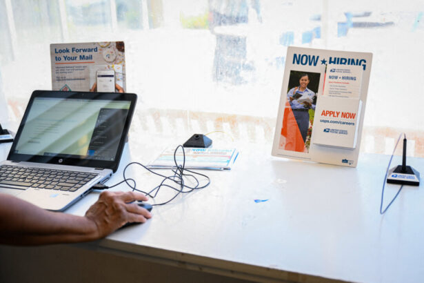 remote-jobs-linked-to-wider-unemployment-gap-for-young-workers:-new-york-fed