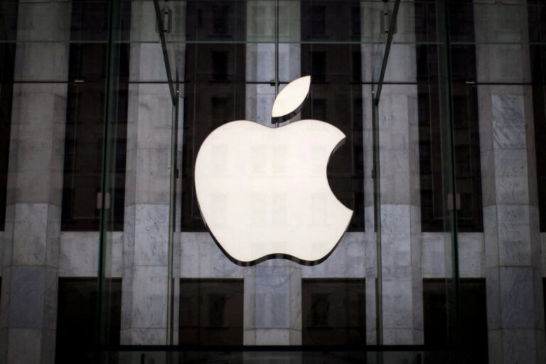 apple,-eu-clash-over-siri-ai-rollout-delay