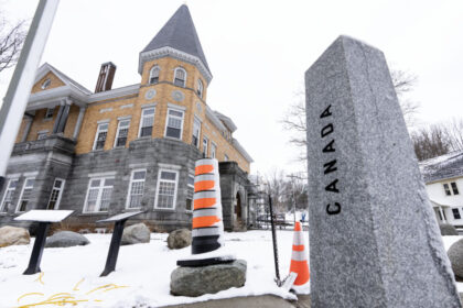 border-straddling-library-inaugurates-new-canadian-entrance