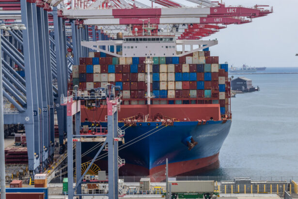 us-appeals-court-allows-trump’s-10-percent-global-tariffs-to-continue-during-appeal