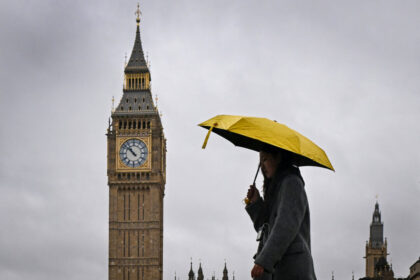 uk-economy-shrank-slightly-in-april-as-middle-east-conflict-added-to-price-pressures:-ons