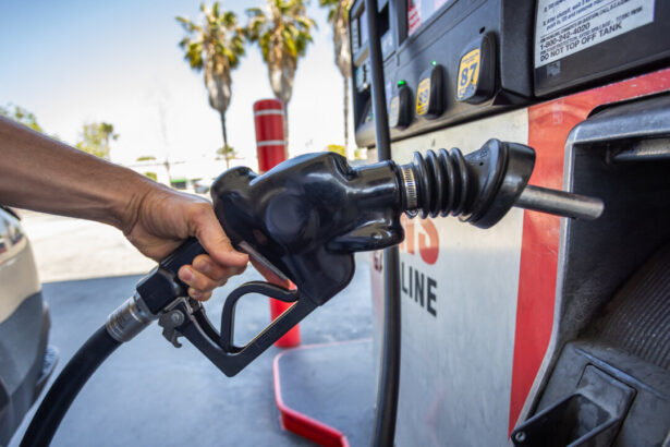 us-gasoline-prices-below-$4-a-gallon-for-first-time-since-april