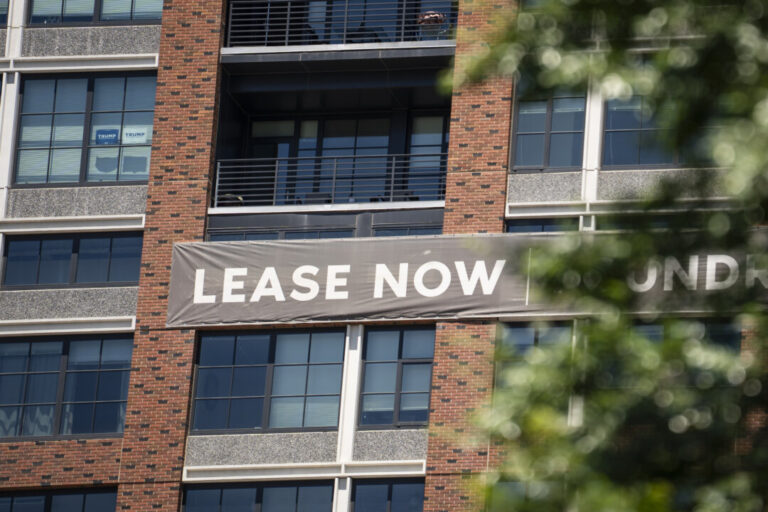 us-median-rent-falls-for-34th-consecutive-month:-report