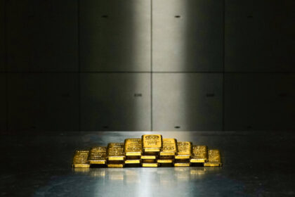 central-banks-want-more-gold,-and-many-plan-to-keep-it-on-home-soil