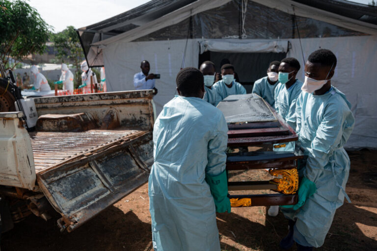 ebola-outbreak-death-toll-tops-200