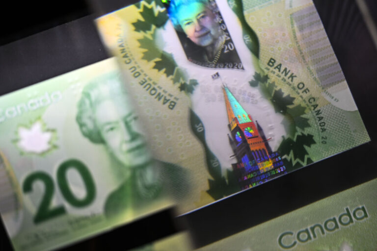 canadian-taxpayers-will-pay-up-to-$3,348-this-year-to-cover-interest-on-government-debt:-study