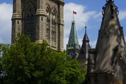 44-percent-of-canadians-say-the-country-is-on-the-wrong-track:-poll