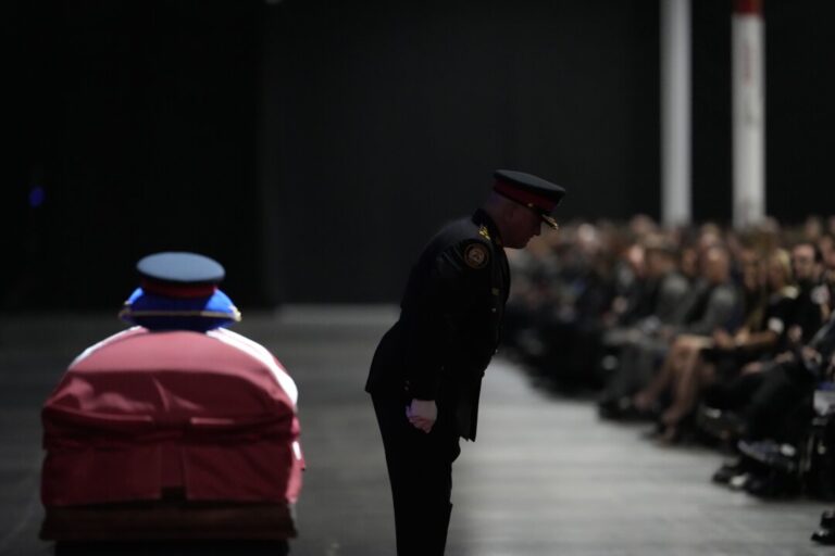 toronto-officer-killed-during-police-raid-was-‘loved-by-everyone,’-mourners-told