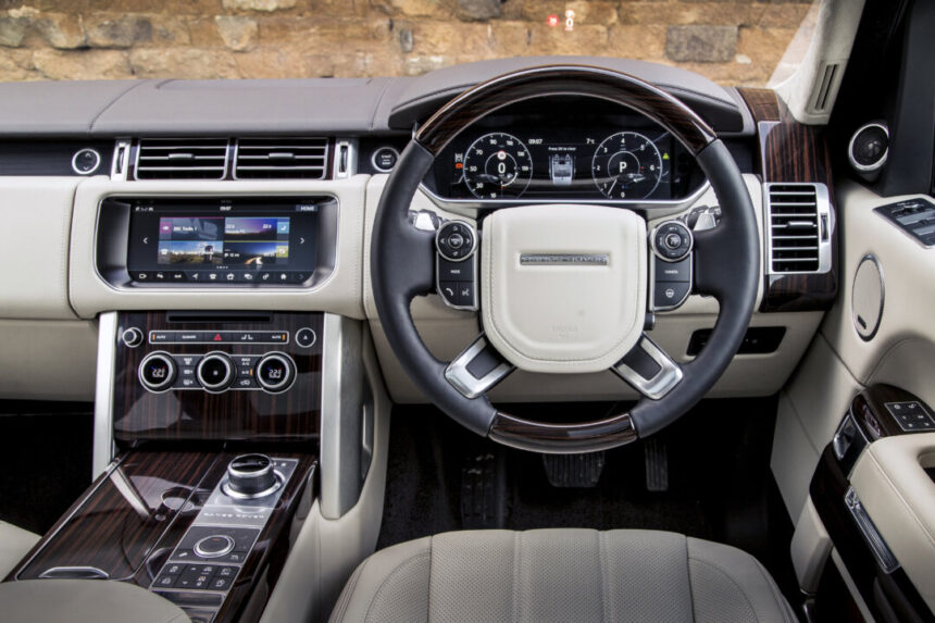 jaguar-land-rover-recalls-250,000-land-rovers,-says-driver’s-airbag-may-not-deploy