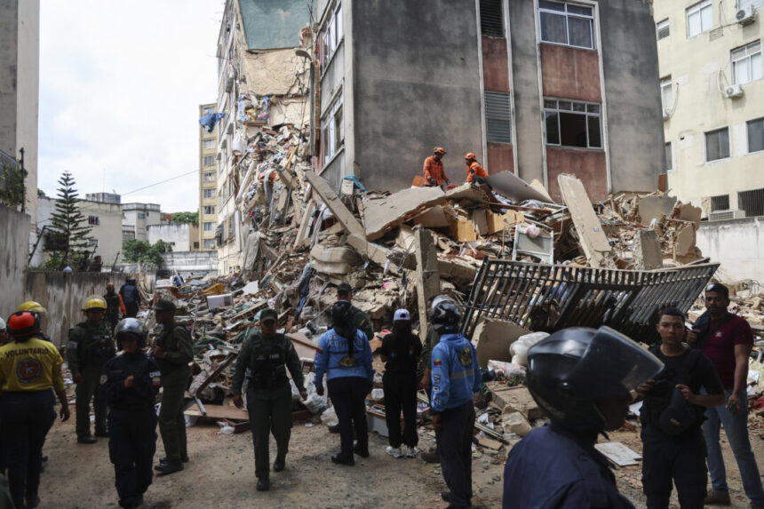 in-photos:-massive-earthquakes-hit-venezuela