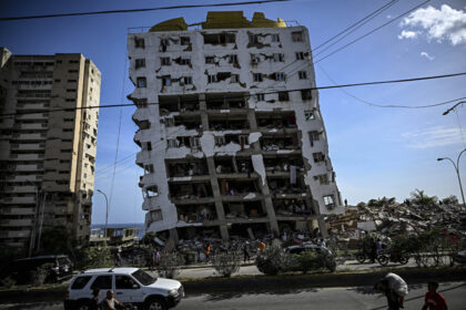 death-toll-rises-to-920-in-venezuela-earthquakes-as-foreign-rescuers-arrive