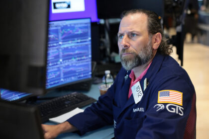 wall-street-review:-tech-stocks-slide-in-volatile-week-amid-growing-concerns-over-ai-trade