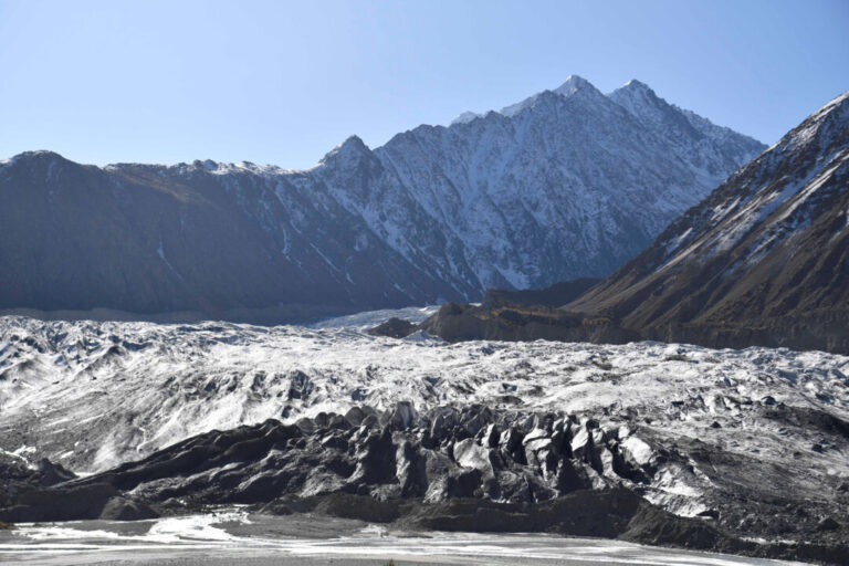 strong-earthquake-hits-hindu-kush,-shaking-afghanistan-and-pakistan