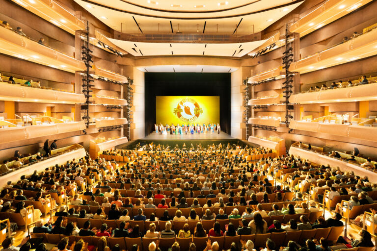 sold-out-show-in-toronto-caps-shen-yun’s-2026-world-tour