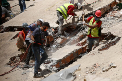 live-now:-search-continues-for-venezuela-earthquake-victims