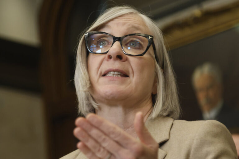ottawa-to-weigh-guardrails,-alternatives-to-‘contentious’-labour-code-tool:-hajdu