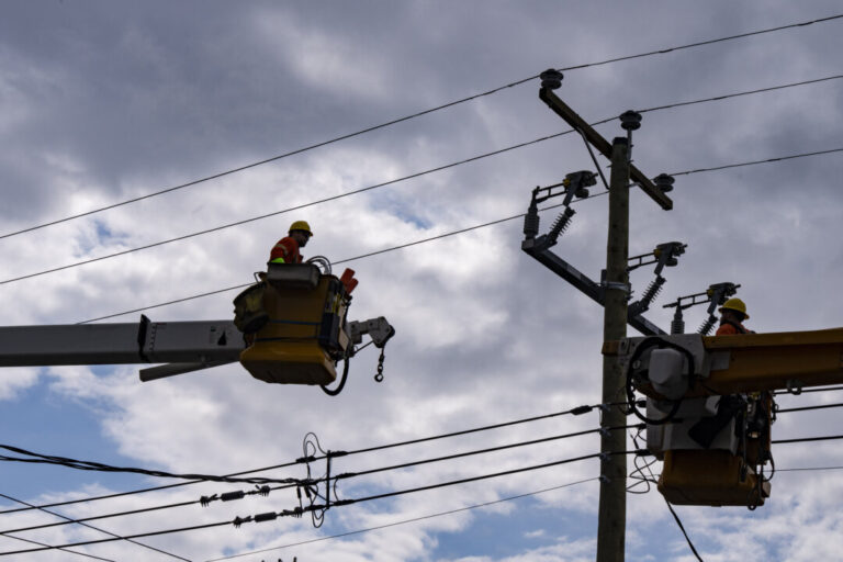 more-than-30,000-hydro-clients-without-power-in-quebec-after-severe-storms