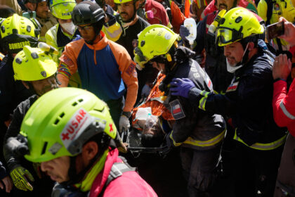 venezuelan-security-guard-pulled-alive-from-building-basement-8-days-after-twin-quakes