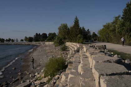 ontario-man-facing-dangerous-operation-charge-after-jet-ski-crash-injures-lifeguard